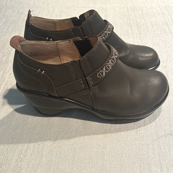 Jambu Wedge Brown Platform Comfort Clogs - Picture 5 of 7